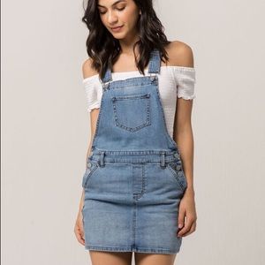 Overall skirt